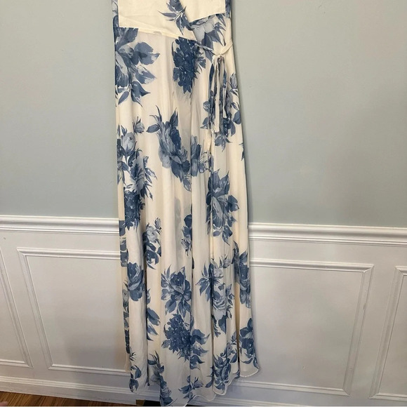 NWT Lulus Elegantly Inclined Cream & Blue Floral Print Wrap Maxi Dress Sz Medium - Picture 6 of 16